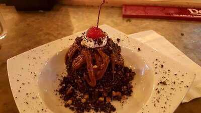 Lenas Pizzas, Bar & Grill