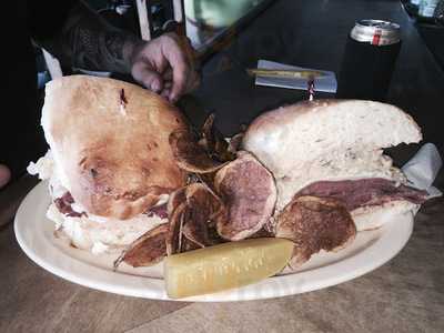 The Trade Winds Guesthouse & Restaurant