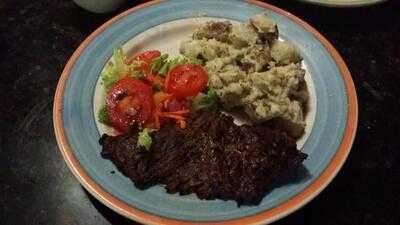 Cayo Pirata Bar & Grill