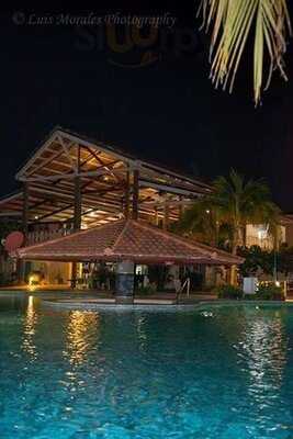 Cayo Pirata Bar & Grill