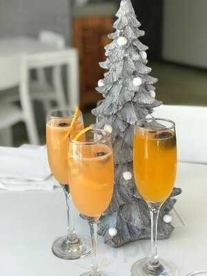 Plaza Platos Y Copas