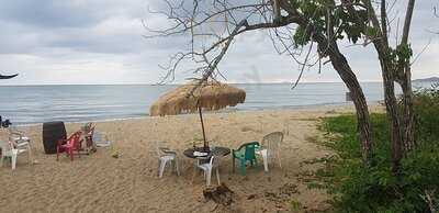 Alcatraz Beach Bar & Restaurant