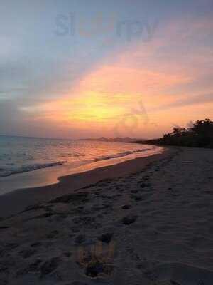 Alcatraz Beach Bar & Restaurant