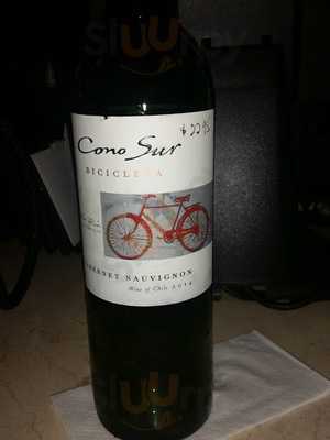 Afrika's Restaurant & Grill