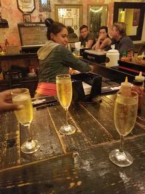 Deshistoria Birra Y Empanadas