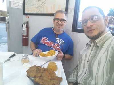 Esencia Restaurant And Bar