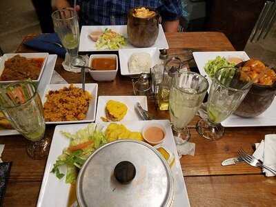 Restaurante Ladi's Place Puerta De Tierra