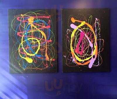 Medio Mixto Cafe & Galeria