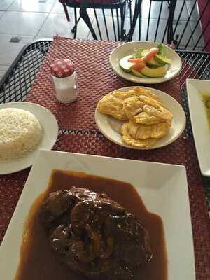 Boccado's Divino International Cusine