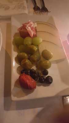 Carlis Fine Cafe And Piano Bar And Restaurant