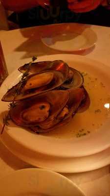 Carlis Fine Cafe And Piano Bar And Restaurant