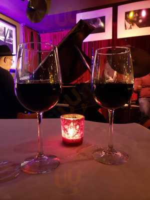 Carlis Fine Cafe And Piano Bar And Restaurant