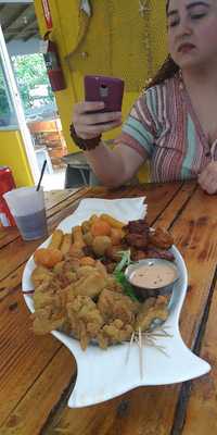 El Almendro Del Mani