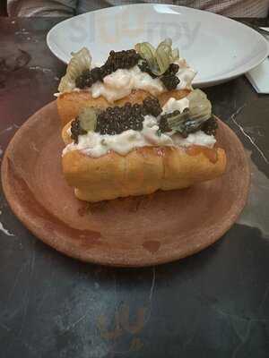 Pío Pío Champagne Bar