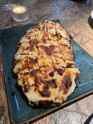 Pío Pío Champagne Bar