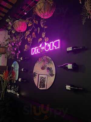 Pío Pío Champagne Bar