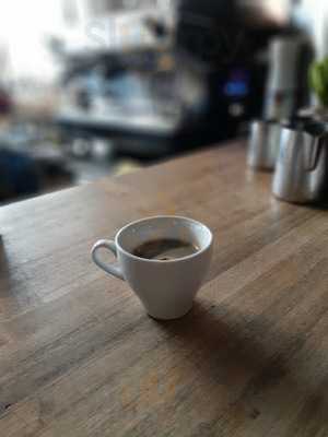 Пить кофе Mini Cooper