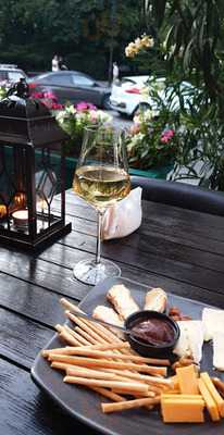 Винный бар Mozart Wine House