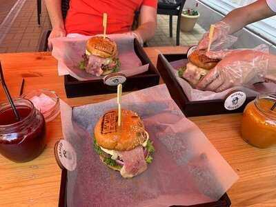 Штефан Бургер