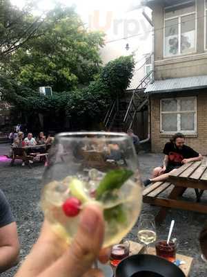 Сияние Вино и Друзья