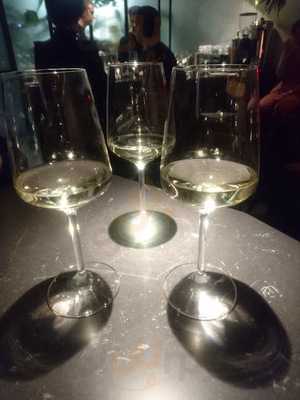 Сияние Вино и Друзья