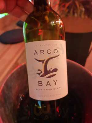 Сияние Вино и Друзья