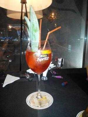 Кафе бар караоке клуб кальянная Фанера.