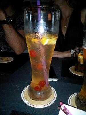 Кафе бар караоке клуб кальянная Фанера.