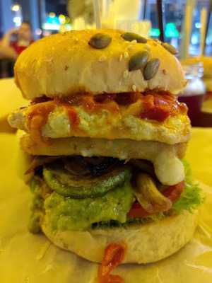 Штефан Бургер