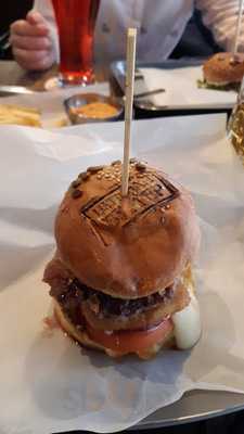 Штефан Бургер