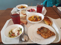 На Сахьяновой