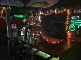 Clever Irish Pub Ays