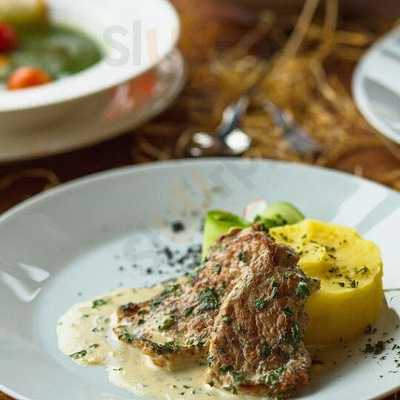 Мит-холл Koster