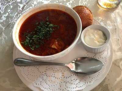 Пузатая Хата