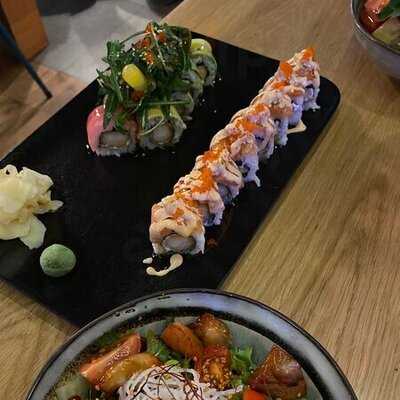 Umi Asian Kitchen & Bar