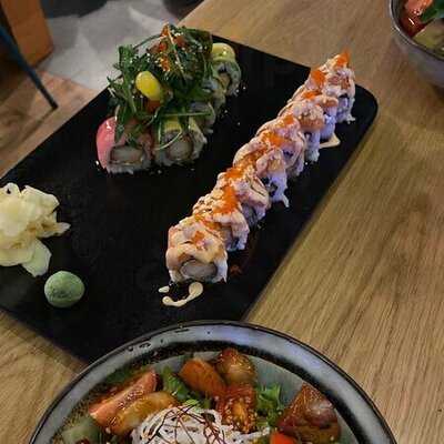 Umi Asian Kitchen & Bar