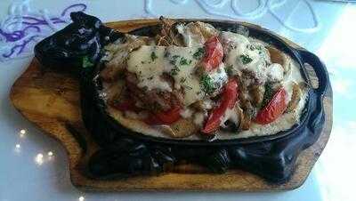 Адриано Leonardo