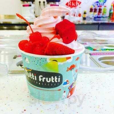 Tutti Frutti Frozen Yogurt