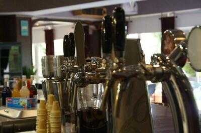 Megapolis Bar & Grill