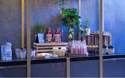 Fire Lake Grill House & Cocktail Bar