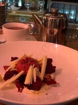 Мьюзик Холл 27