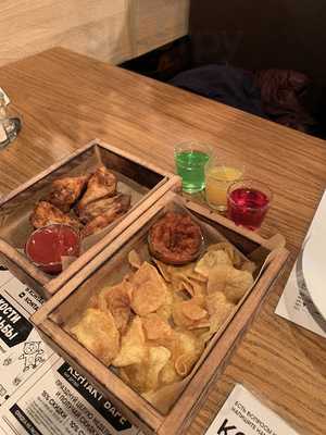 Контакт бар