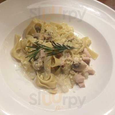 Своя компания, ресторан