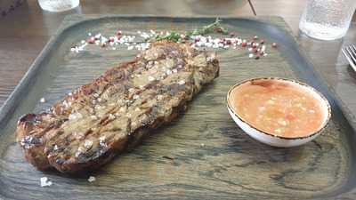 Гастробар Густов