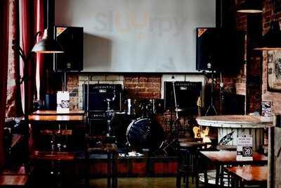 Эль и Лагер