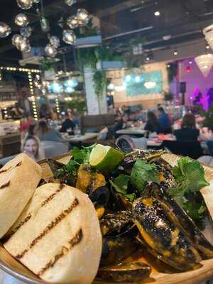 На волне  гастробар