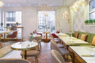 Ника Patisserie & Cafe