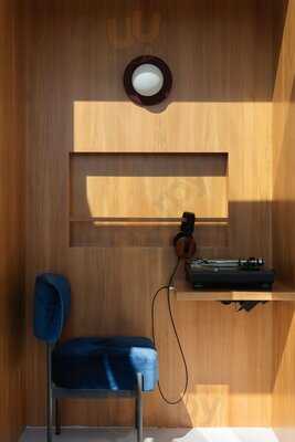 Found Record Store & Пиццерия