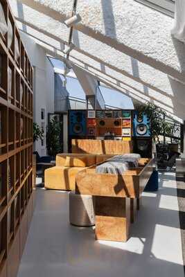 Found Record Store & Пиццерия