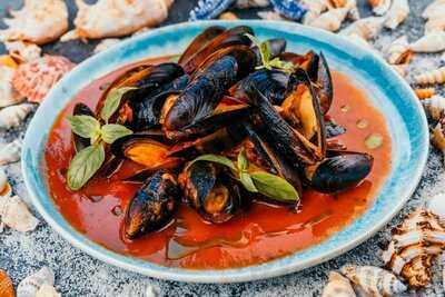 Рыбак и Море